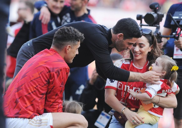 Football - 2022 / 2023 Premier League - Arsenal vs Wolverhampton Wanderers - Emirates Stadium - Sunday 28th May 2023 Arsenal Manager, Mikel Arteta talks to the family of Granit Xhaka after the end of  ...