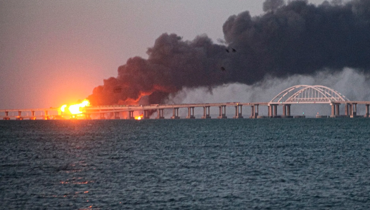 Le pont de Crimée pendant l'attaque de l'Ukraine