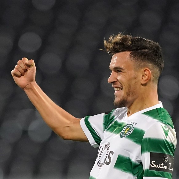 epa08806189 Sporting ?s Pedro Goncalves celebrates after scoring a goal against Vitoria de Guimaraes during their Portuguese First League soccer match held at D. Afonso Henriques stadium in Guimaraes, ...