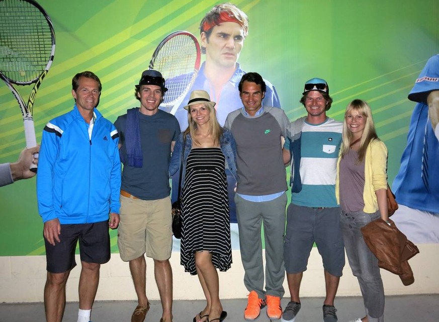 «Es ist immer schön, an einem freien Tag Tennis schauen zu gehen», schreibt&nbsp;NHL-Goalie Jonas Hiller&nbsp;von den Anaheim Ducks zu diesem Bild, das er am Montagmorgen auf Facebook gestellt hat. Am ...