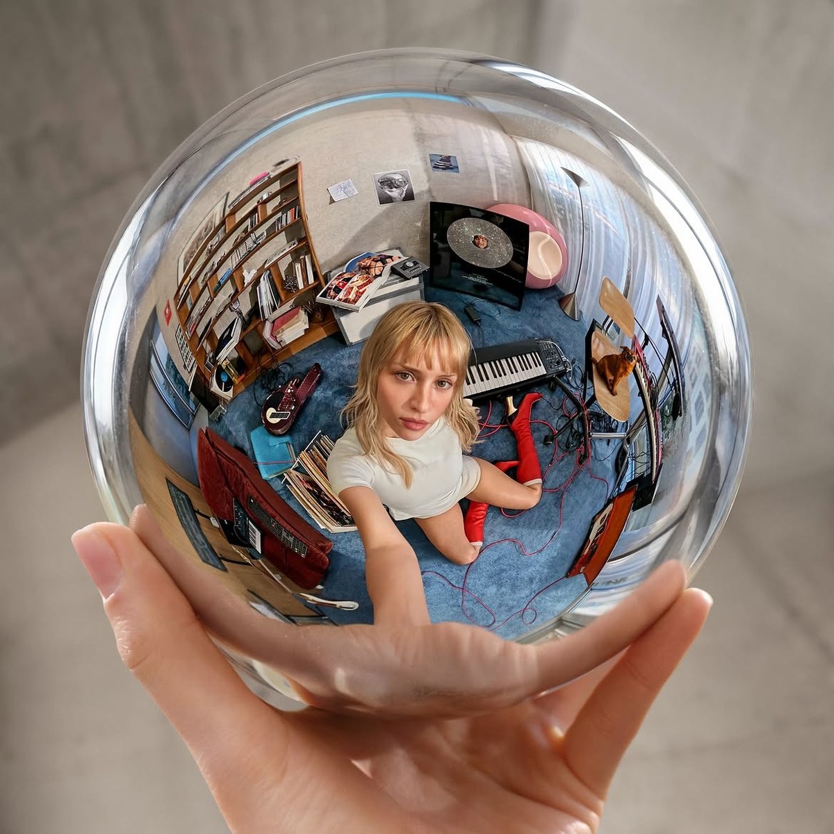 Angèle vient de dévoiler Une seule vie, premier single de son troisième album, Instinct, dont la sortie est prévue le 16 octobre 2026.