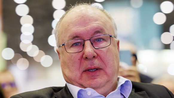 Pierre-Yves Maillard, president de l&#039;Union syndicale suisse (USS), ecoute un discours, lors de l&#039;inauguration de la Cite des Metiers l&#039;Expo, ce mardi 22 novembre 2022 a Geneve. &quot;ci ...