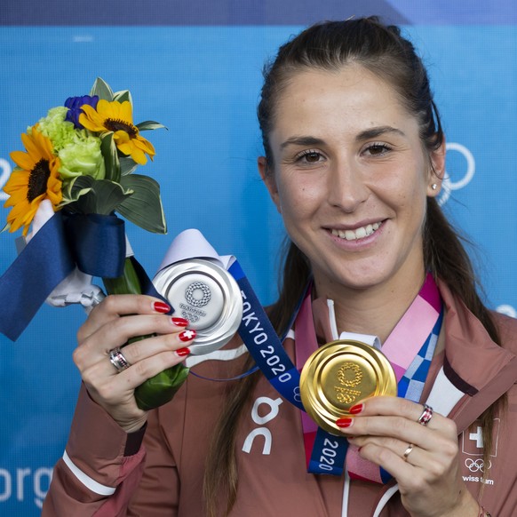 Belinda Bencic poses with her gold and silver medal, at the 2020 Tokyo Summer Olympics in Tokyo, Japan, on Sunday, August 01, 2021. (KEYSTONE/Peter Klaunzer)