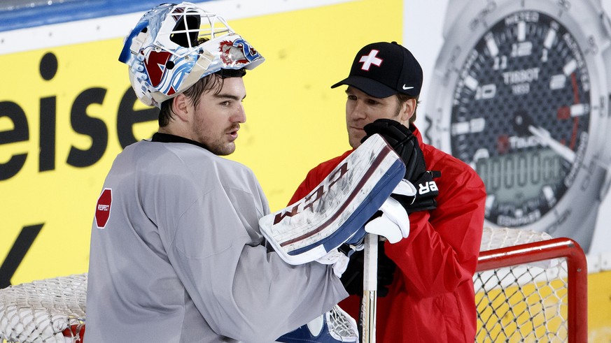 Retos unter sich: Berra an der letztjährigen WM im Gespräch mit Goalietrainer Schürch.