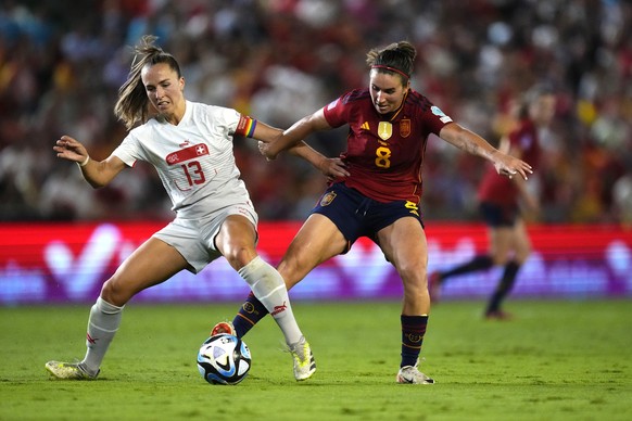 Switzerland&#039;s Lia Waelti, left, and Spain&#039;s Mariona Caldentey fight for the ball during the women&#039;s Nations League group D soccer match between Spain and Switzerland at the Nuevo Arcang ...