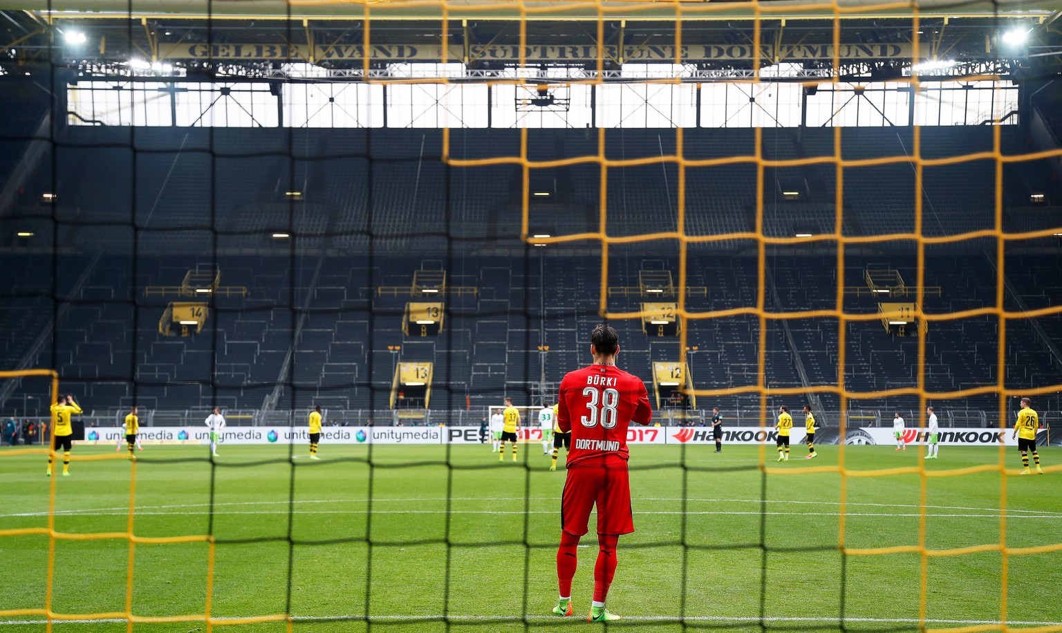 epa08283032 (FILE) - Dortmund&#039;s goalkeeper Roman Buerki before the German Bundesliga soccer match between Borussia Dortmund and VfL Wolfsburg in Dortmund, Germany, 18 February 2017 (re-issued on  ...