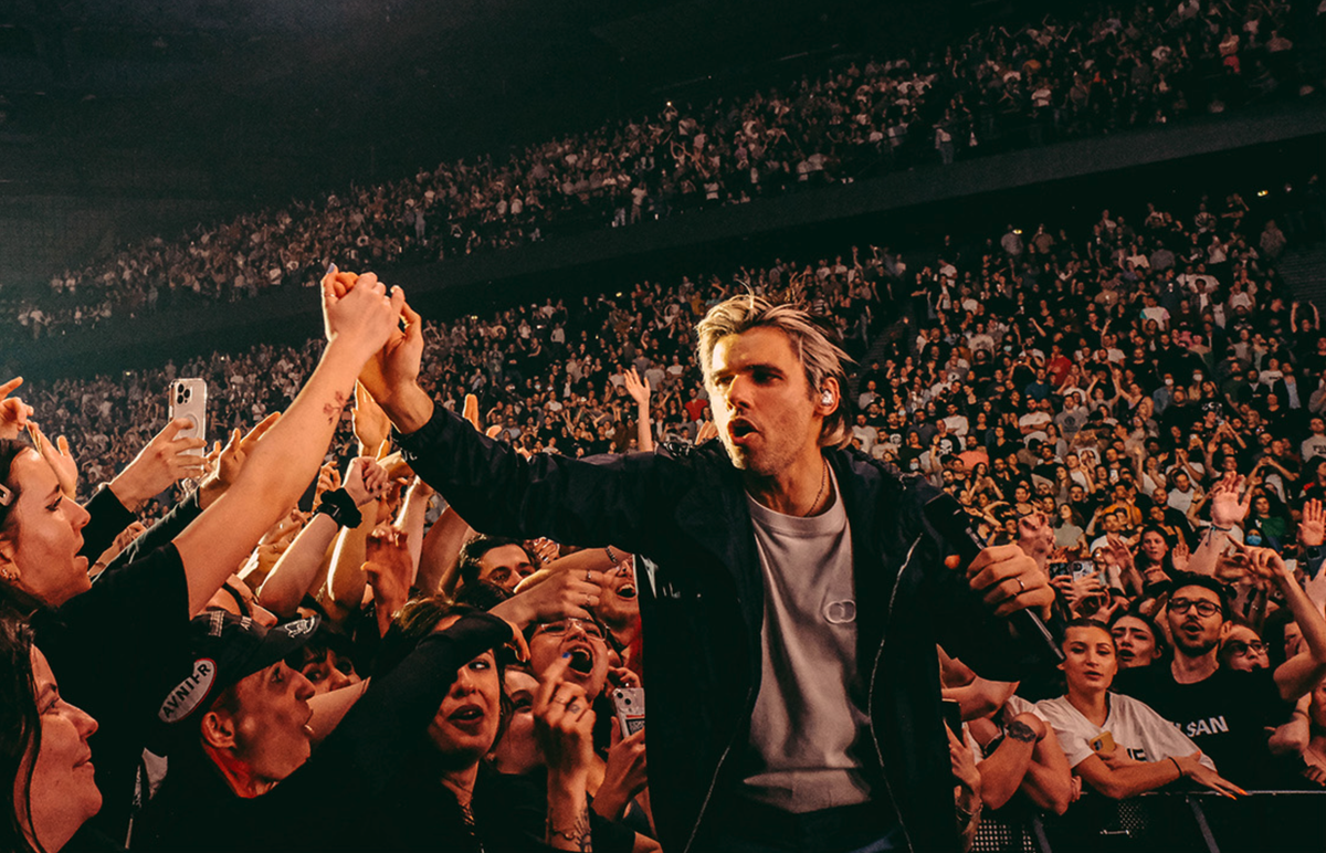 Orelsan est actuellement en pleine tournée pour son album «La Fuite en avant», avec des concerts prévus tout au long de l'année. La tournée se terminera avec une résidence à Paris.