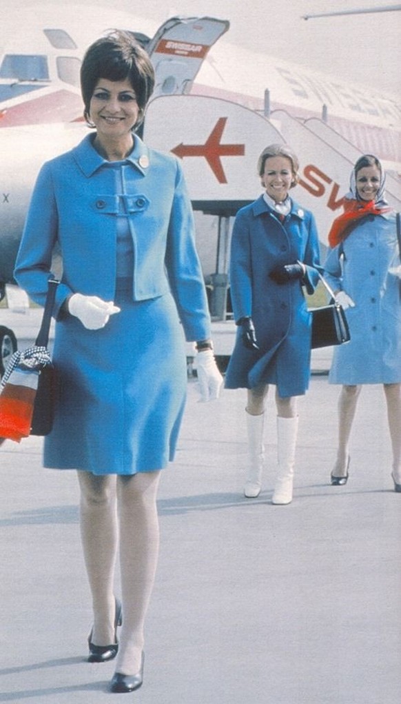 stewardess flight attendant flugbegleiterin vintage retro https://www.pinterest.com/maryhopcom/vintage-flight-attendants-uniforms/