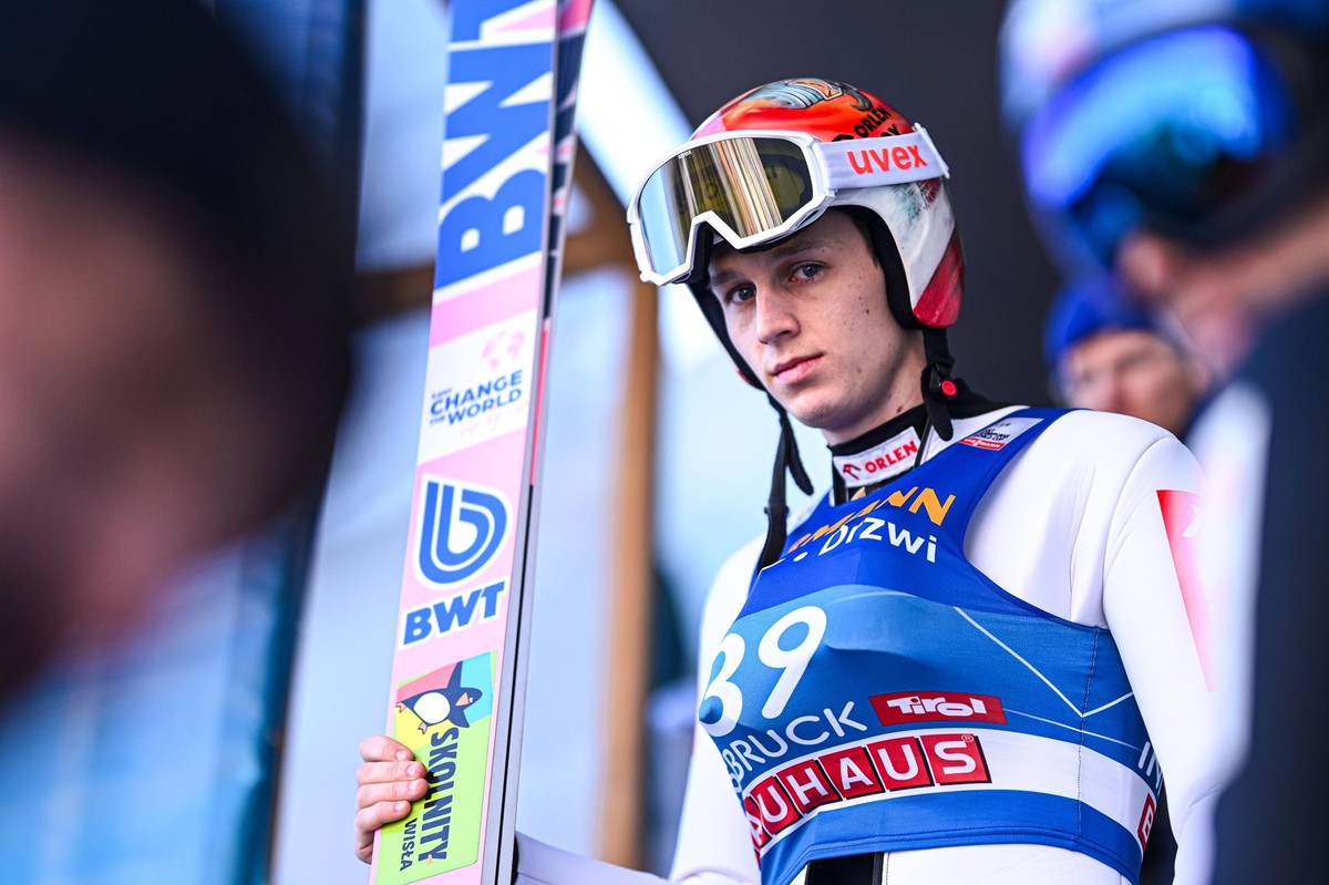 Saut à ski: Paweł Wąsek disqualifié après la découverte de fluor