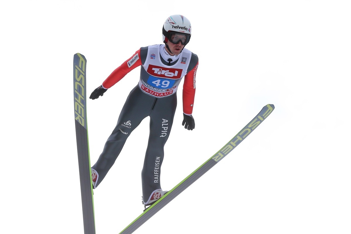 Simon Ammann fliegt auf Rang 3.