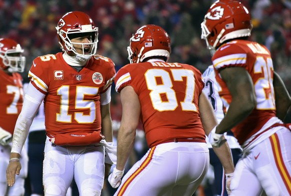 Patrick Mahomes und Travis Kelce sollen die Chiefs zum ersten Super-Bowl-Triumph seit 1969 führen. 