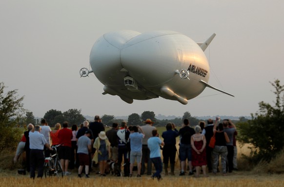 The Airlander 10 hybrid airship makes its maiden flight at Cardington Airfield in Britain, August 17, 2016. REUTERS/Darren Staples