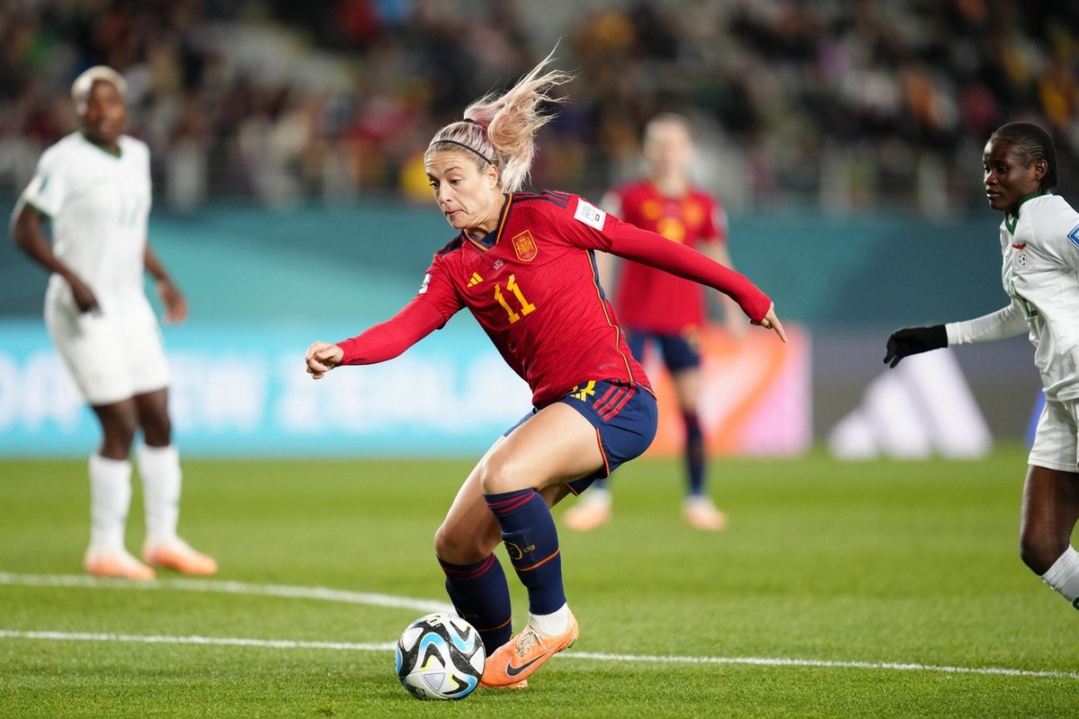 Spain's Alexia Putellas runs with the ball during the Women's World Cup Group C soccer match between Spain and Zambia at Eden Park in Auckland, New Zealand, Wednesday, July 26, 2023. (AP Pho ...