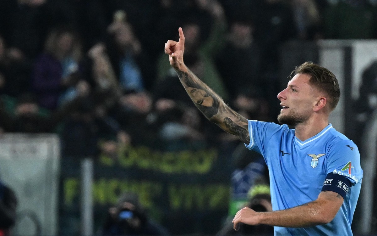 epa10999805 Lazio's Ciro Immobile celebrates after scoring the 2-0 goal during the UEFA Champions League Group E soccer match between SS Lazio and Celtic FC, in Rome, Italy, 28 November 2023. EPA ...