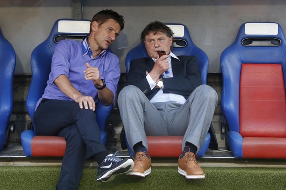 Ancillo Canepa (r.) mit Trainer Urs Meier: Der Trainer soll sein Job machen, der Präsident ebenfalls.