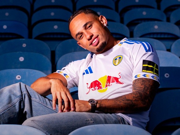 &lt;p&gt;Nach zwei Jahren bei der AC Milan zieht &lt;strong&gt;Noah Okafor&lt;/strong&gt; für eine Ablösesumme von 19 Millionen Euro weiter und unterschreibt bei &lt;strong&gt;Leeds United&lt;/strong& ...