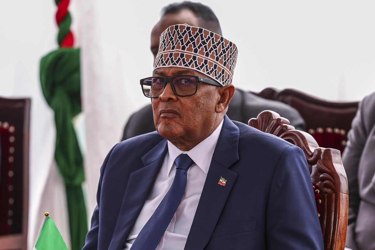 epa12143841 Somaliland President Abdirahman Mohamed Abdullahi looks on during the inauguration of the new Somaliland Diplomatic Mission premises in Runda, Nairobi, Kenya, 29 May 2025. Somaliland unila ...