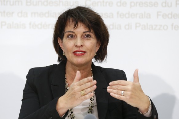 epa05979210 Swiss federal councillor Doris Leuthard speaks during a press conference about the result of the voting on the Energy Strategy 2050, in Bern, Switzerland, 21 May 2017. EPA/PETER KLAUNZER