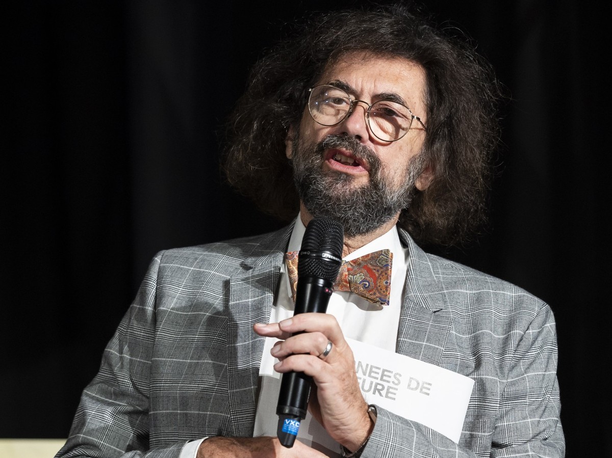 Thomas Geiser, Praesident Solothurner Filmtage, spricht waehrend der Praesentation des Programms der Solothurner Filmtage, am Dienstag, 14. Dezember 2021, in Solothurn. Die Filmtage finden vom 19.01.2 ...
