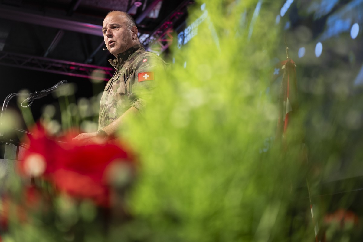 Korpskommandant Benedikt Roos, Chef der Armee, spricht an der Medienkonferenz 100 Tage Chef der Amee sowie Praesentation der Armeebotschaft 2026, am Donnerstag, 26. Maerz 2026 auf dem Waffenplatz Thun ...