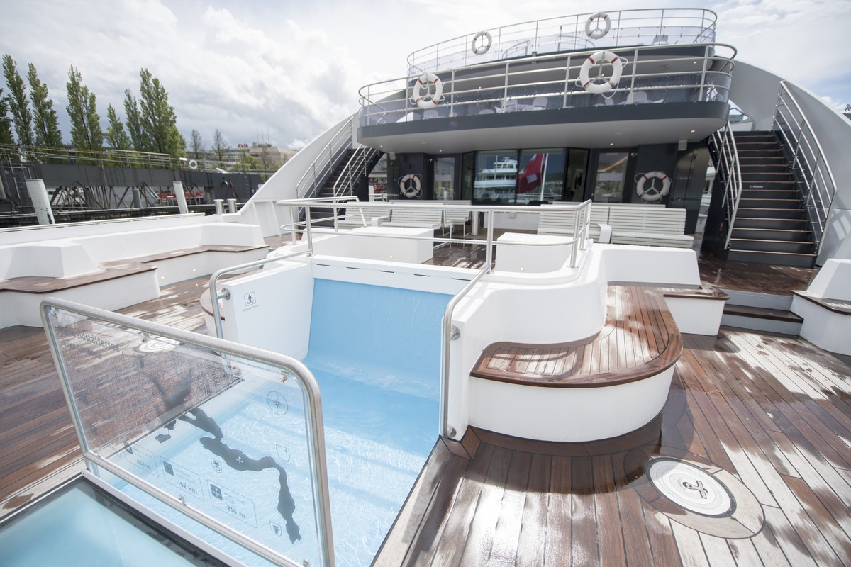 the cruise ship MS2017 of the Lake Lucerne Navigation Company (SGV) on the Lake Lucerne, in Lucerne, Switzerland, on Thursday, May 4, 2017. (KEYSTONE/Urs Flueeler)Das Hauptdeck des MS2017 anlaesslic ...