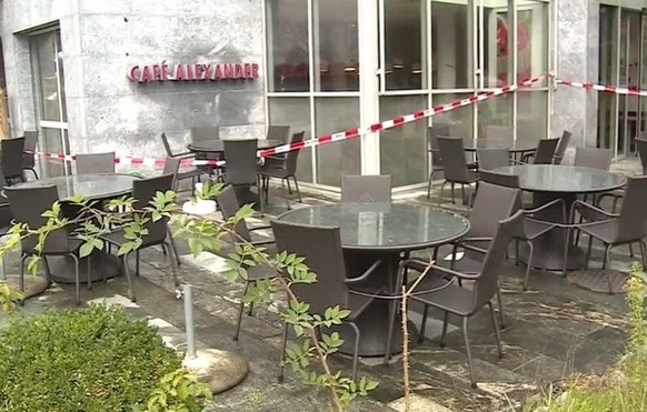 Vor diesem Café in Fislisbach tötete der Mann seine Ex-Freundin mit 50 Stichen.