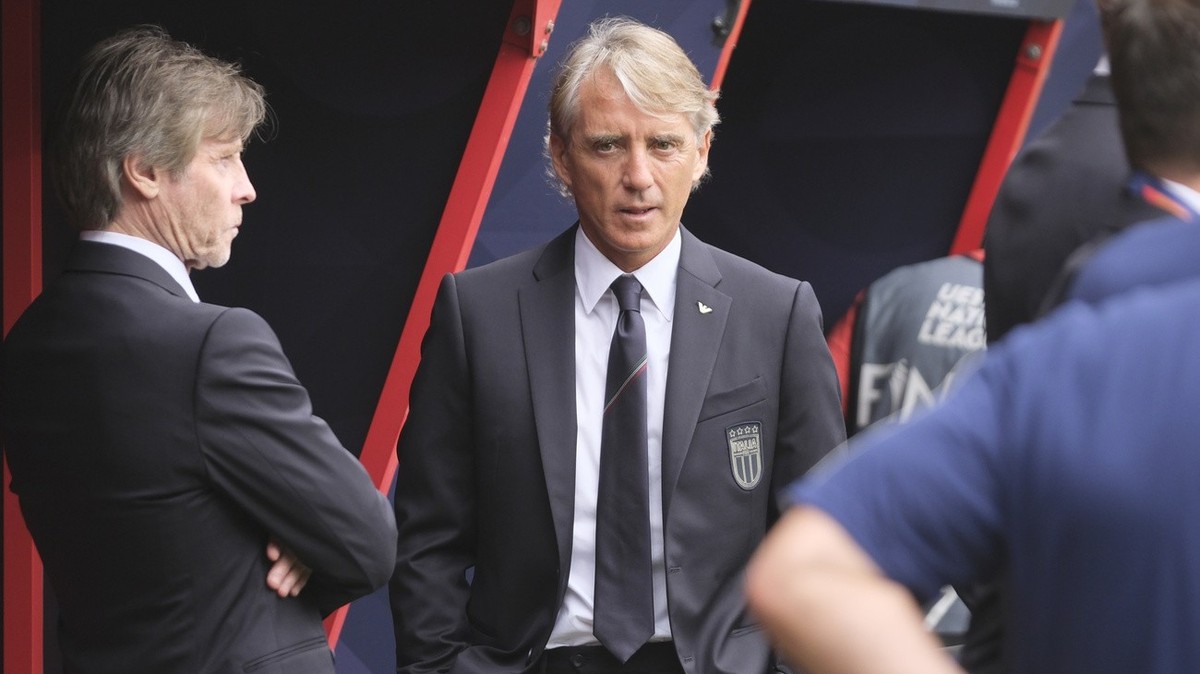 FILE - Italy coach Roberto Mancini waits for the start of the Nations League third place soccer match between the Netherlands and Italy at De Grolsch Veste stadium in Enschede, Netherlands, Sunday, Ju ...