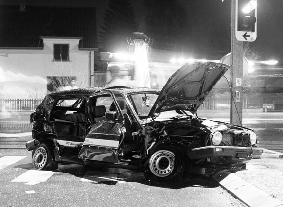 Für YB und Aarau schoss Lunde in der NLA 35 Tore. Das Autofahren hatte er weniger im Griff: Nach einem Crash mit einem Zug erlitt der VW des Dänen Totalschaden.