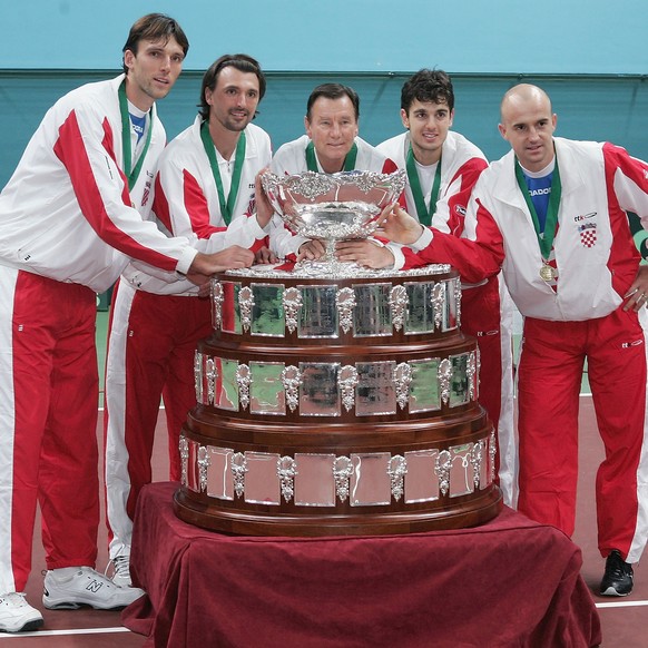 10 Jahre her: Karlovic und Ivanisevic (Erster und Zweiter von links) gewinnen 2005 mit Kroatien den Davis Cup.