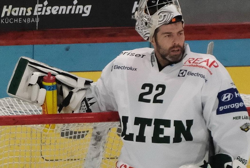 IMAGO / Sergio Brunetti

12.10.2021 - Swiss Hockey League - Stimo Arena, Kloten - EHC Kloten vs EHC Olten - Olten goalie 22 Simon Rytz Kloten stimo arena Zürich Schweiz Copyright: xSergioxBrunettix