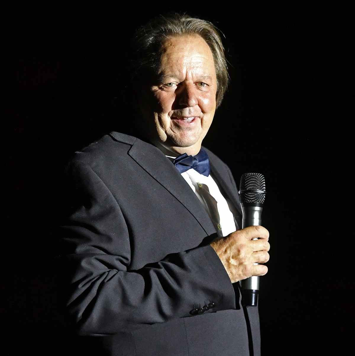 Der frischgebackene Zirkusdirektor Beat Breu, Schweizer Rad-Legende, an der Premiere seines Circus in Winterthur am Montag, 5. August 2019. (KEYSTONE/Walter Bieri)