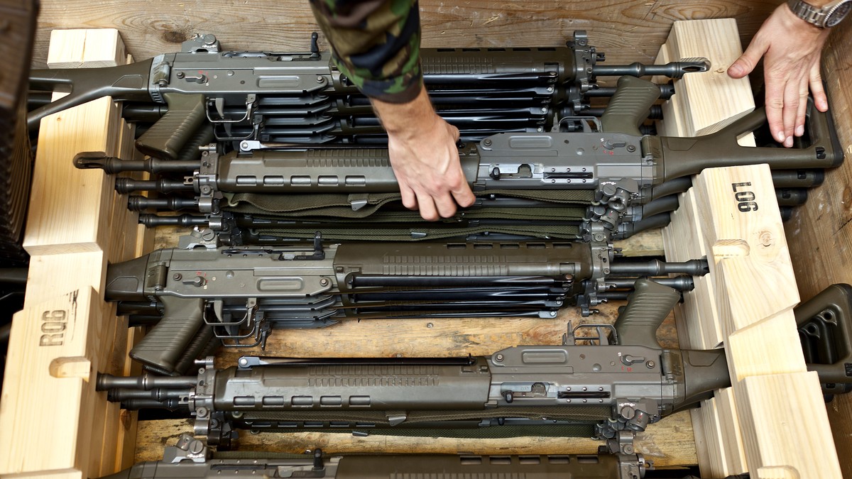 ARCHIV - ZUR MELDUNG DER SICHERHEITSPOLITISCHEN KOMMISSION DES STAENDERATES ZU WAFFENEXPORTE AM DIENSTAG, 12. FEBRUAR 2019, STELLEN WIR IHNEN FOLGENDES BILDMATERIAL ZUR VERFUEGUNG - 70 Sturmgewehr 90  ...