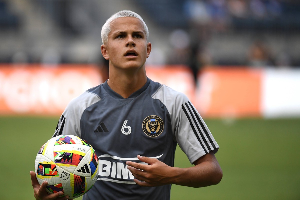 MLS, Fussball Herren, USA New England Revolution at Philadelphia Union Jul 17, 2024 Philadelphia, Pennsylvania, USA Philadelphia Union midfielder Cavan Sullivan 6 looks on before the game against the  ...