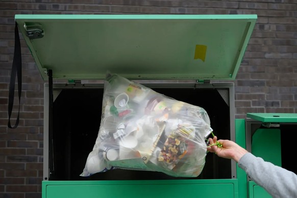 Emmi-Chefin Ricarda Demarmels bezeichnet den neuen Recybag als «Meilenstein für die Schweiz».