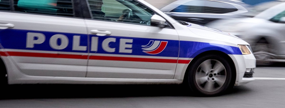 FRANCE-POLICE/INVESTIGATION A police car speeding through the streets of Paris during an intervention on January 19, 2025. Paris France PUBLICATIONxNOTxINxFRA Copyright: xAdnanxFarzatx originalFilenam ...