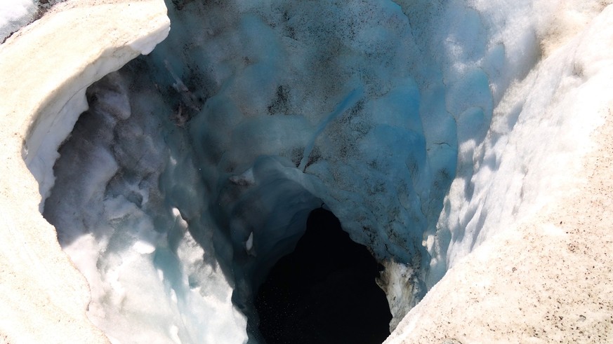 Unterwegs mit Glaziologe Matthias Huss auf dem Rhonegletscher im Kanton Wallis, der rasant schmilz, am 20. Juni 2025.