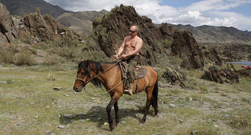 Für Fans solcher Bilder gibt es nun einen ganzen Putin-Kalender. Yey!