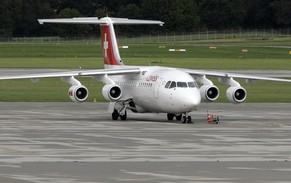 Eine Avro RJ100 der Swiss (identisch mit dem notgelandeten Flugzeug)