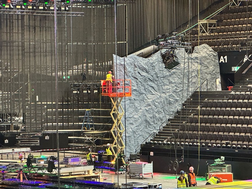 ESC Basel Bühne wird gebaut 17.04.25