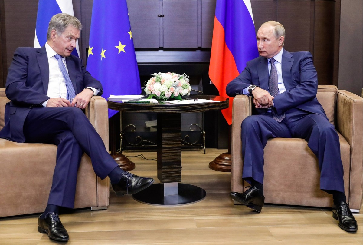 News Bilder des Tages SOCHI, RUSSIA - AUGUST 22, 2018: Finland s President Sauli Niinisto (L) and Russia s President Vladimir Putin during a meeting at Bocharov Ruchei residence. Mikhail Metzel/TASS P ...
