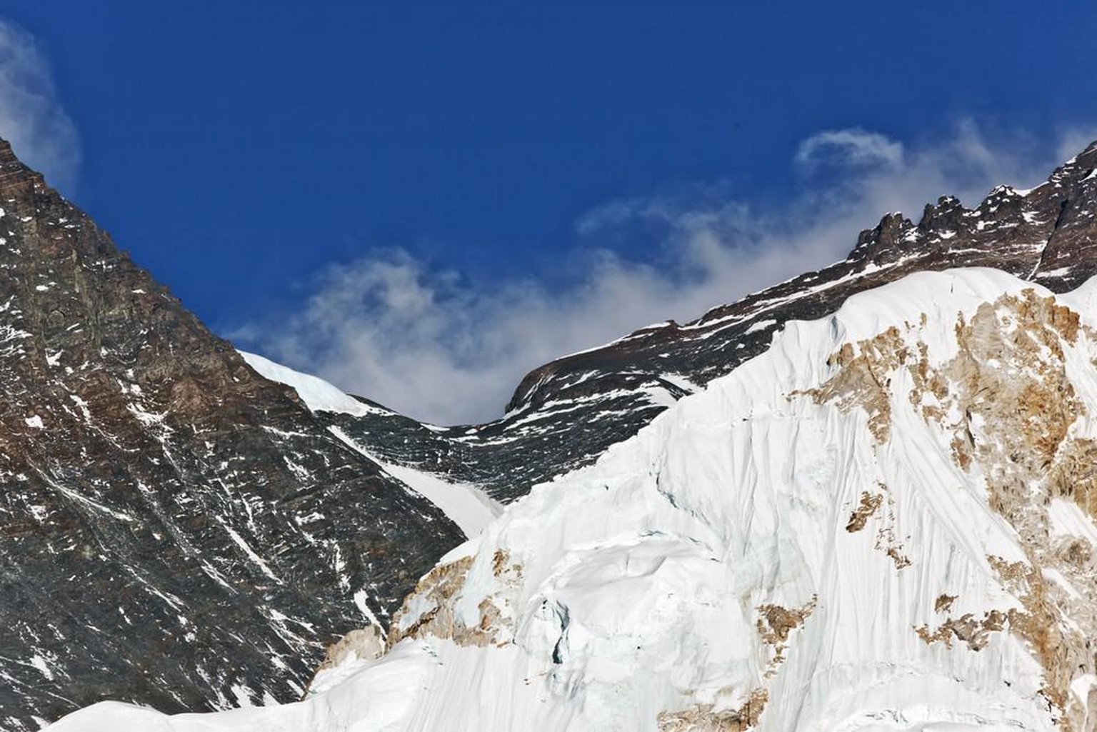 Der South Col am Mount Everest verliert jedes Jahr 2 Meter an Dicke.