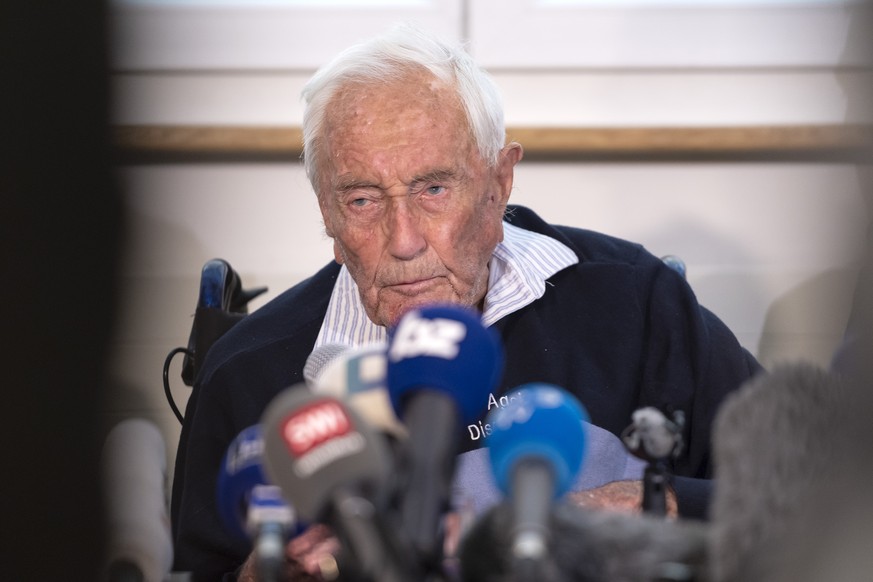 104-year-old Australian scientist David Goodall speaks during his press conference a day before his assisted suicide in Basel, Switzerland, on Wednesday, May 9, 2018. (KEYSTONE/Georgios Kefalas)
