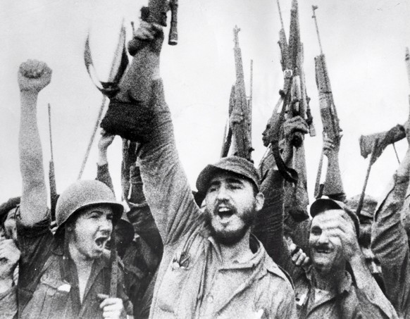 Fidel Castro feiert am 8. Januar 1959 den Sieg über den ungeliebten Diktator Batista.