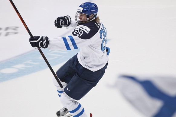 Patrik Laine of Finland celebrates after scoring against Russia during their 2016 IIHF World Junior Ice Hockey Championship final match in Helsinki, Finland, January 5, 2016. REUTERS/Roni Rekomaa/Leht ...