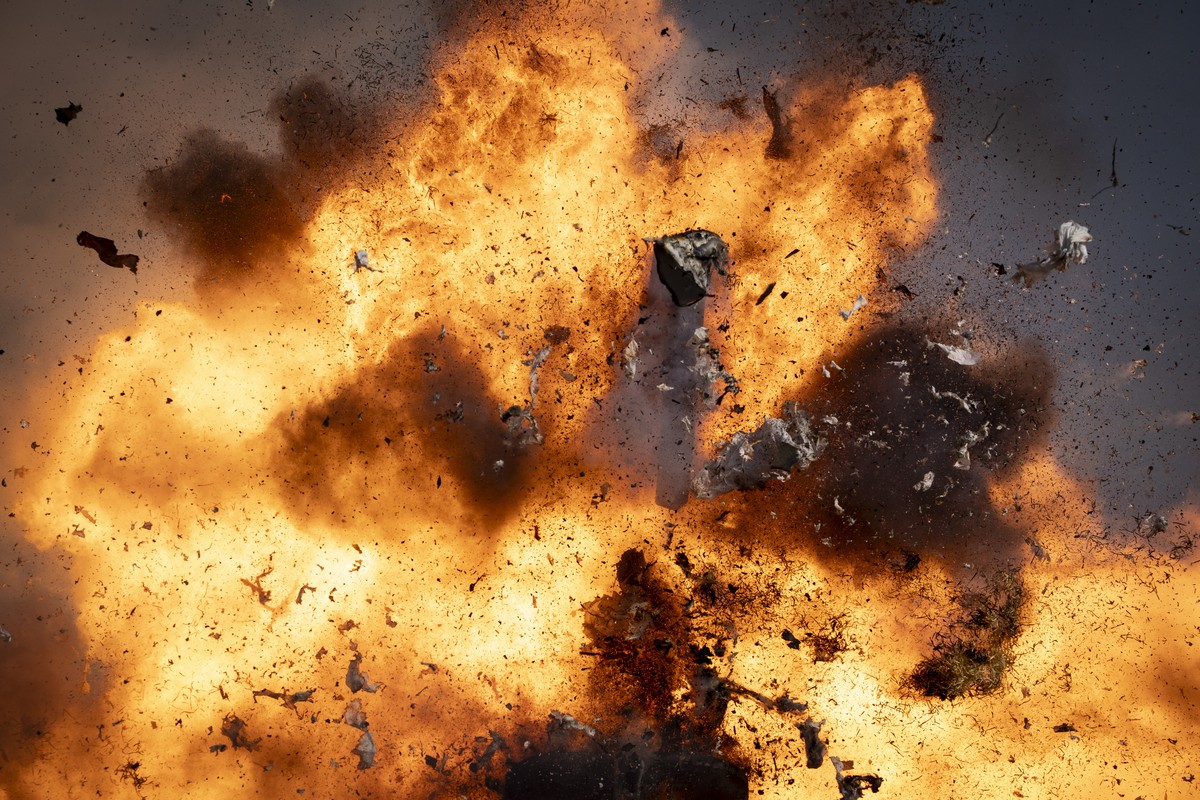 The head of the "Boeoegg" explodes after 12minutes and 48 seconds on the Sechselaeuten place in Zurich, Switzerland, pictured on Monday, 20. April 2026. The Sechselaeuten (ringing of the six ...
