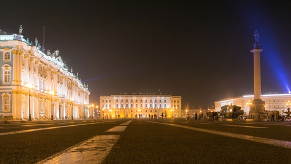 St.Petersburg bei Nacht.