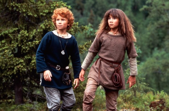 Dan Håfström and Hanna Zetterberg in Ronja - Die Räubertochter (1984)