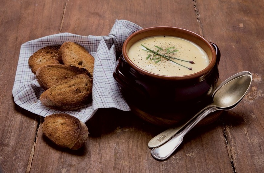 fonduta valdostana fondue italien essen kochen kaese käse http://www.cucchiaio.it/ricetta/ricetta-fonduta-valdostana/