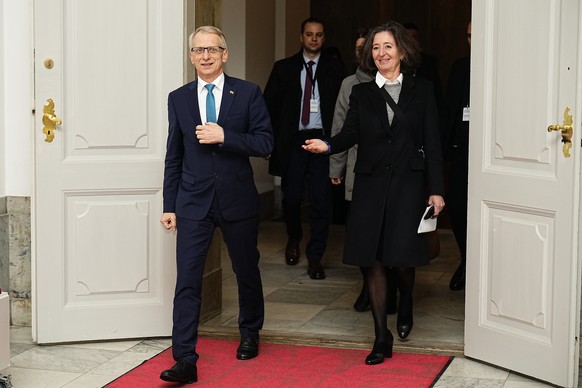 epa10975169 Bulgaria&#039;s Prime Minister Nikolaj Denkov (L) is welcomed for a meeting on the future of the European Union, hosted by Denmark, at Christiansborg Castle in Copenhagen, Denmark, 14 Nove ...