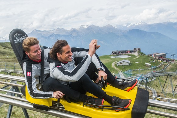 Gas geben und trotzdem locker bleiben und auch noch filmen: Yann Sommer.